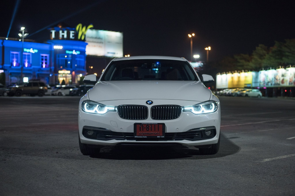 รถมือสอง BMW SERIES 3 2017 ขายอยู่บนเว็บไซต์ตลาดรถออนไลน์ GUCARS