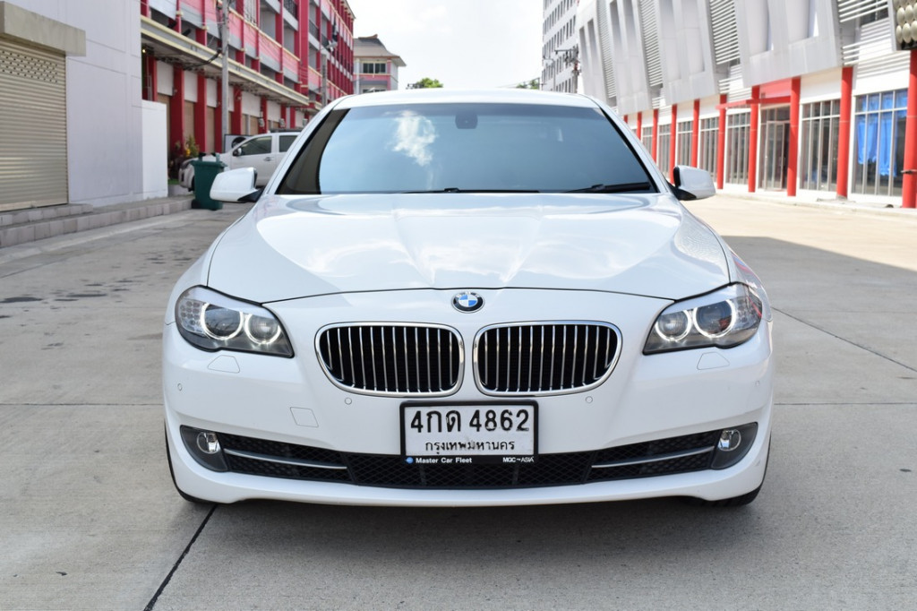 รถมือสอง BMW SERIES 5 2011 ขายอยู่บนเว็บไซต์ตลาดรถออนไลน์ GUCARS