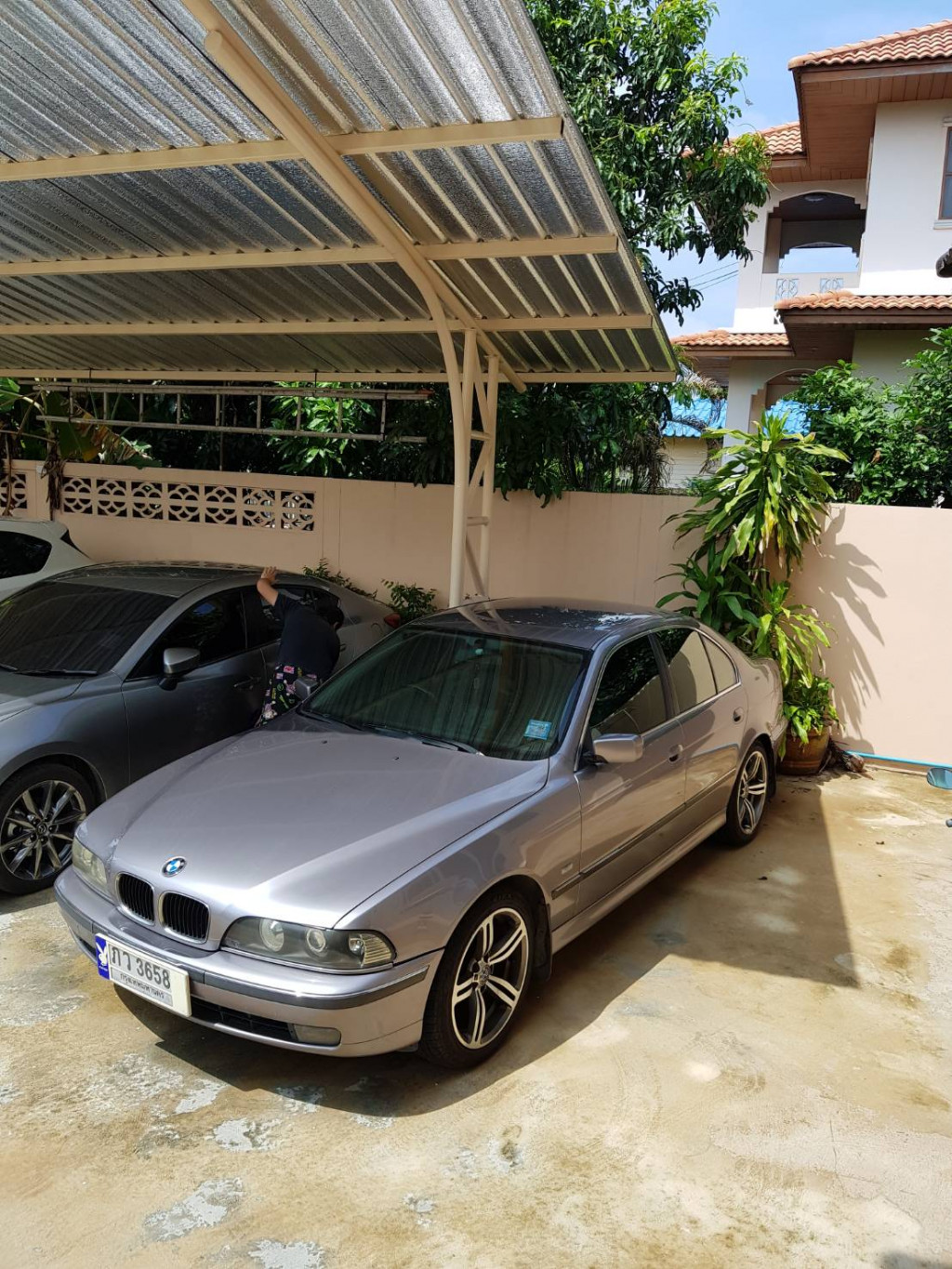 รถมือสอง BMW SERIES 5 2001 ขายอยู่บนเว็บไซต์ตลาดรถออนไลน์ GUCARS