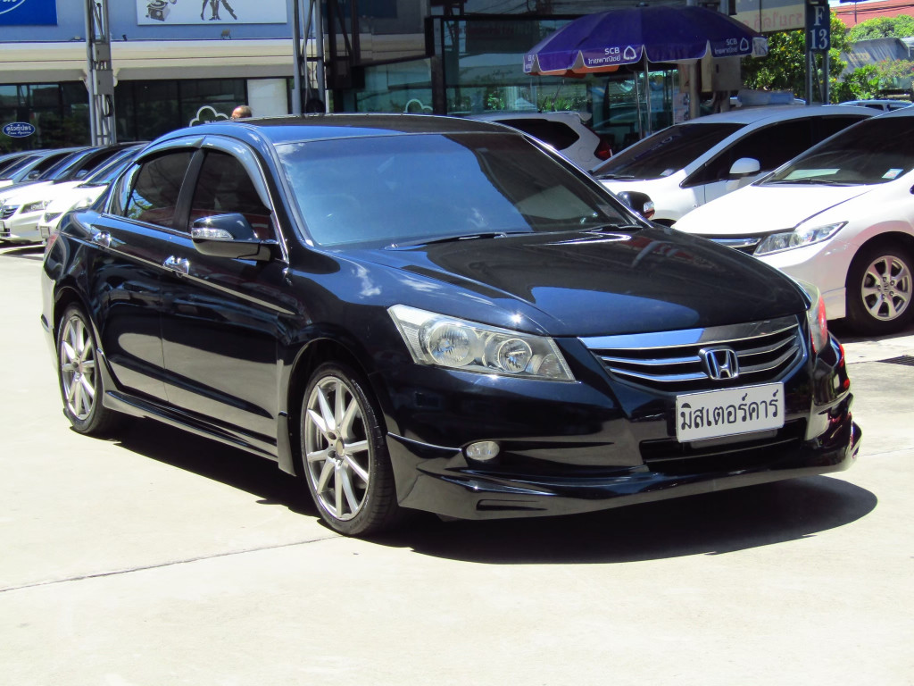 รถมือสอง HONDA ACCORD 2011 ขายอยู่บนเว็บไซต์ตลาดรถออนไลน์ GUCARS