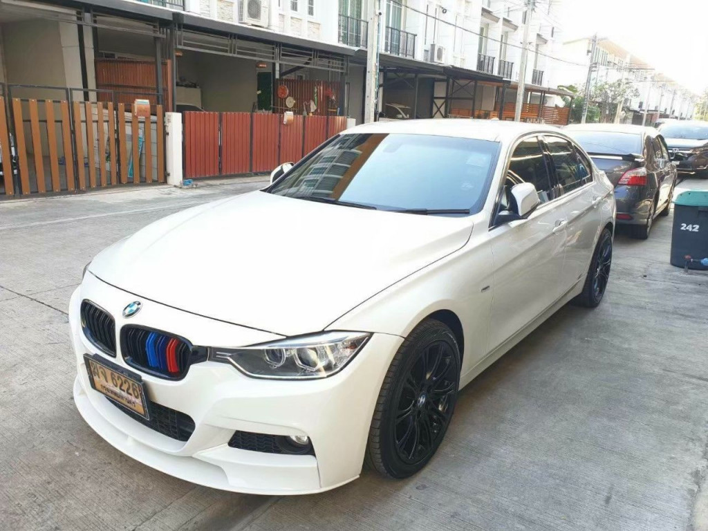 รถมือสอง BMW SERIES 3 2015 ขายอยู่บนเว็บไซต์ตลาดรถออนไลน์ GUCARS