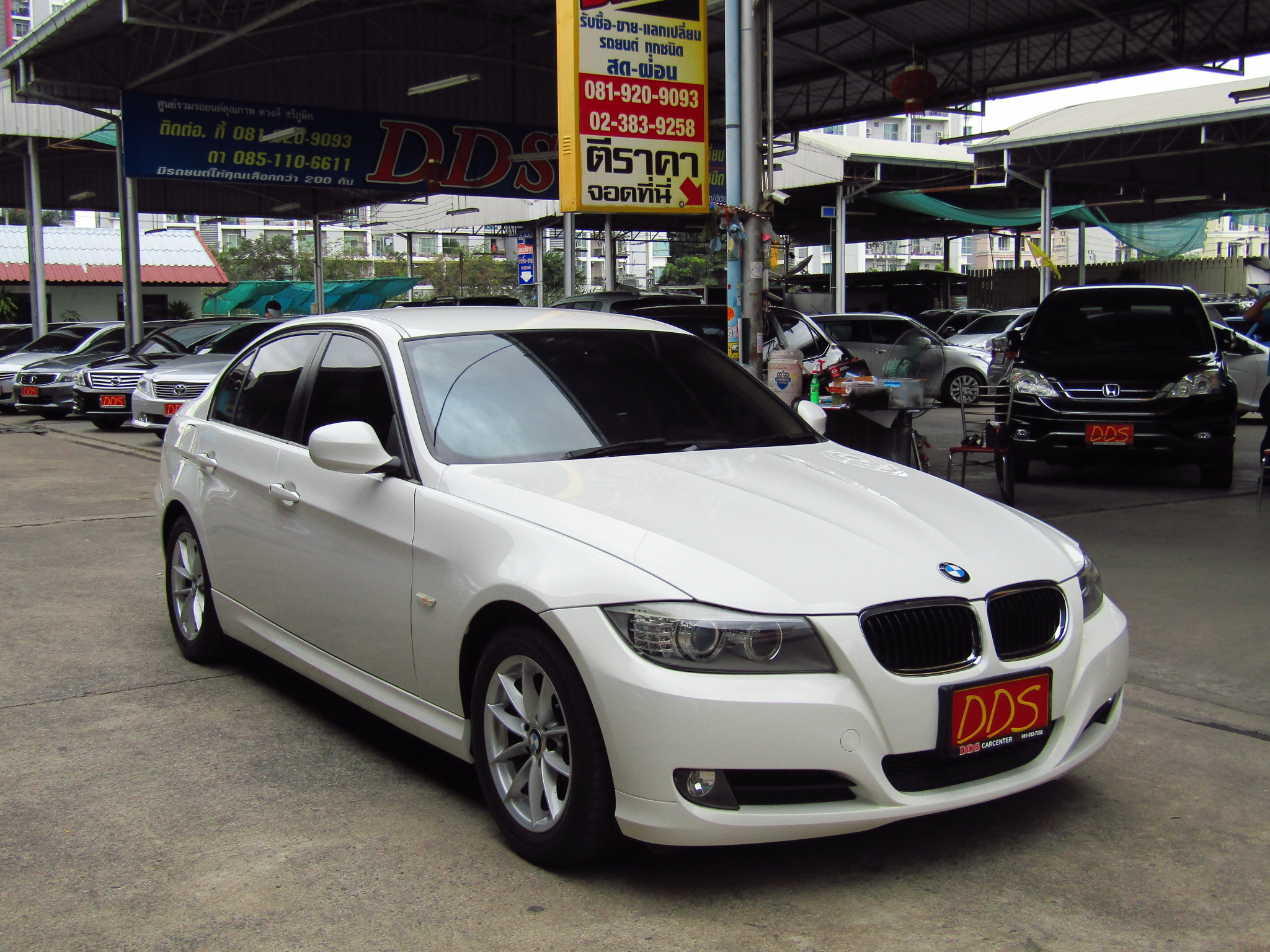 รถมือสอง BMW 318i  2012 ขายอยู่บนเว็บไซต์ตลาดรถออนไลน์ GUCARS