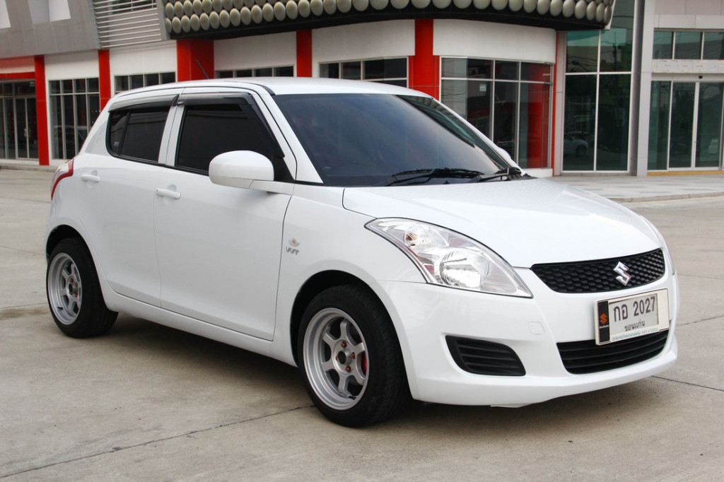 รถมือสอง SUZUKI SWIFT 2013 ขายอยู่บนเว็บไซต์ตลาดรถออนไลน์ GUCARS